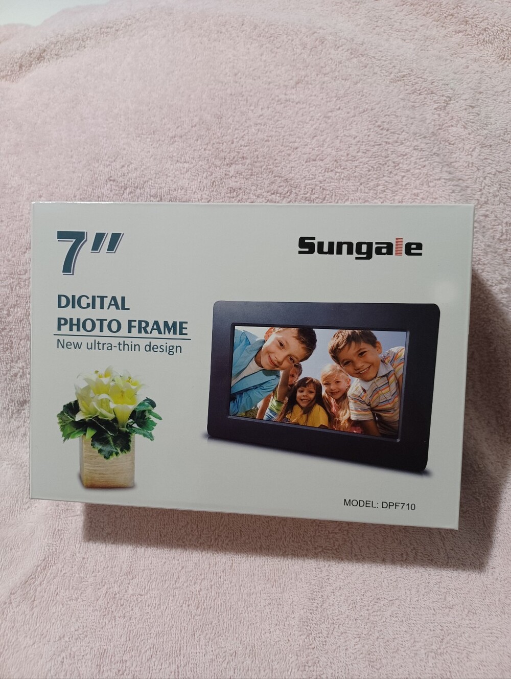 Sungale 7" digital photo frame